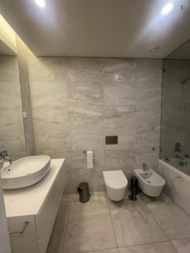 Bright 2-bedroom apartment with a terrace near Avenida metro station - Gallery - 16