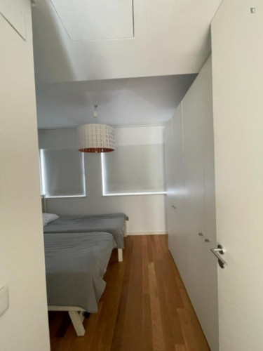 Bright 2-bedroom apartment with a terrace near Avenida metro station - Gallery - 11