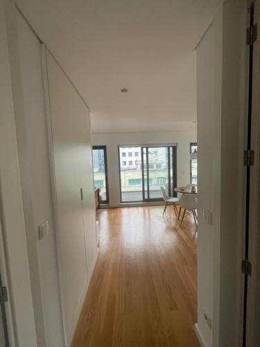 Bright 2-bedroom apartment with a terrace near Avenida metro station - Gallery - 13