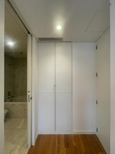 Bright 2-bedroom apartment with a terrace near Avenida metro station - Gallery - 9