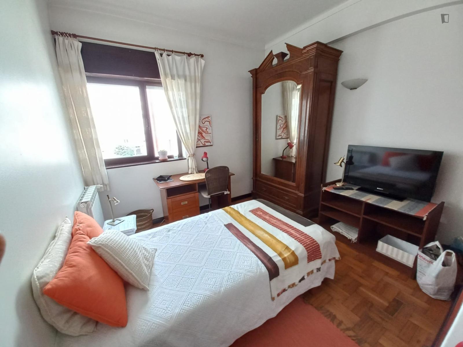 Quarto Individual Com Casa De Banho Privativa - 1