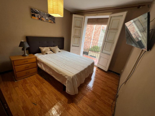 Elegant double bedroom in Sants