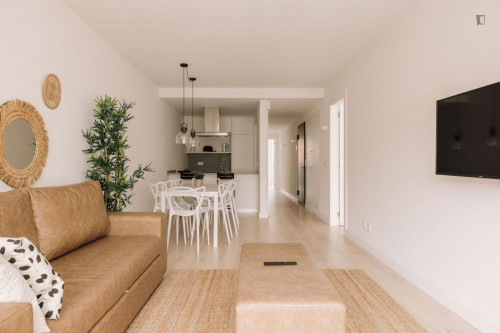 Spacious 3-bedroom apartment in Martim Moniz