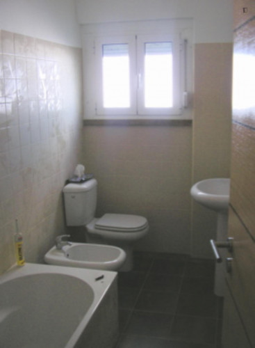 Inviting double bedroom near the Gil Vicente metro
