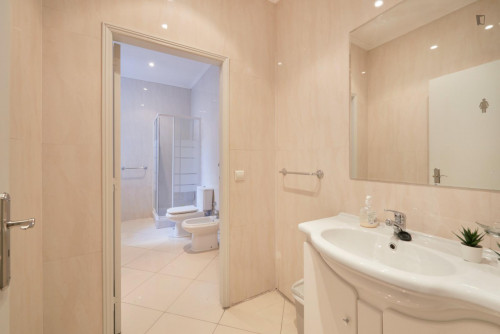 Cute double bedroom not far from the University of Lisbon - Gallery - 10
