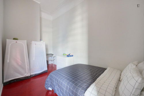 Cosy double bedroom in Campo Pequeno