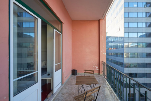 Bright double bedroom not far from Instituto Superior Técnico