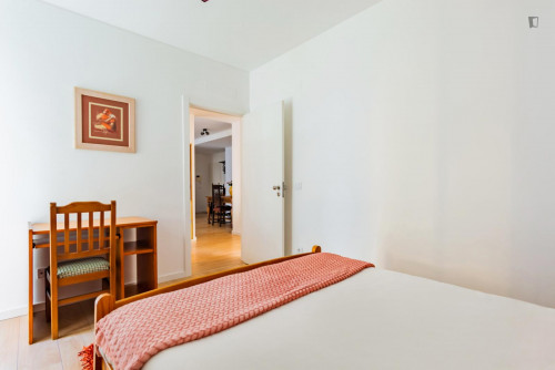 Welcoming 2-Bedroom apartment with balconies  very close to Santo Amaro train station