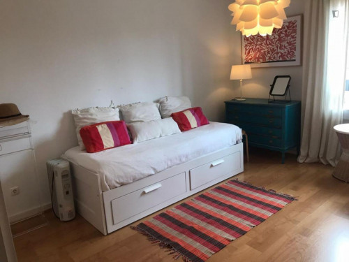 Cosy Single Bedroom close to Nova SBE Carcavelos