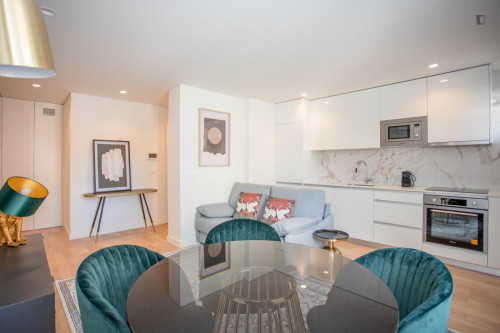 Lovely 1-Bedroom apartment near Faria Guimarães metro station