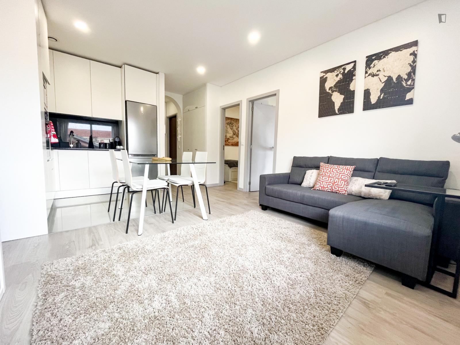  Delightful 2-Bedroom Apartment In Miragaia  -  Delightful 2-bedroom apartment in Miragaia  - Gallery -  1