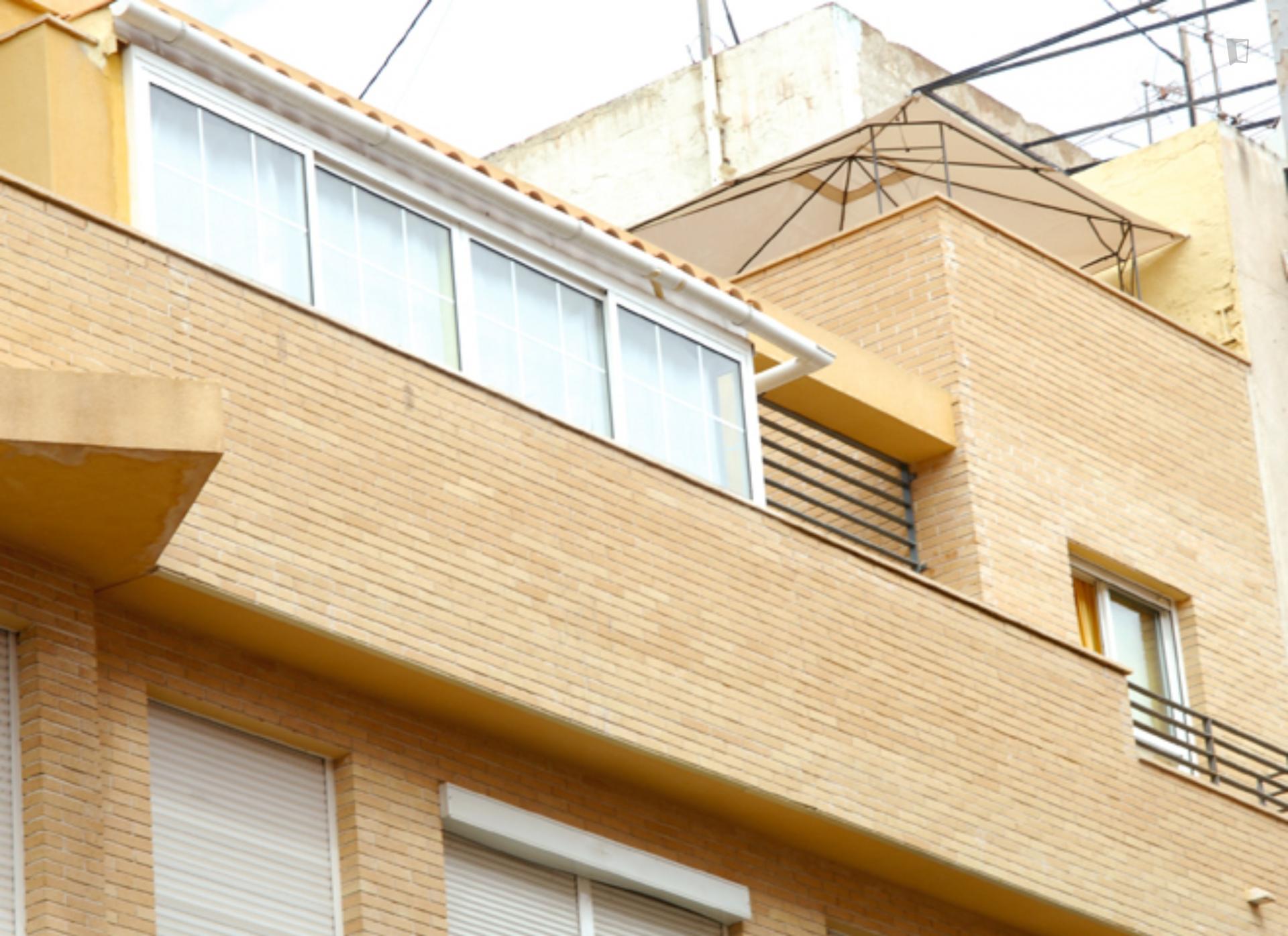 Alluring single bedroom in Alicante