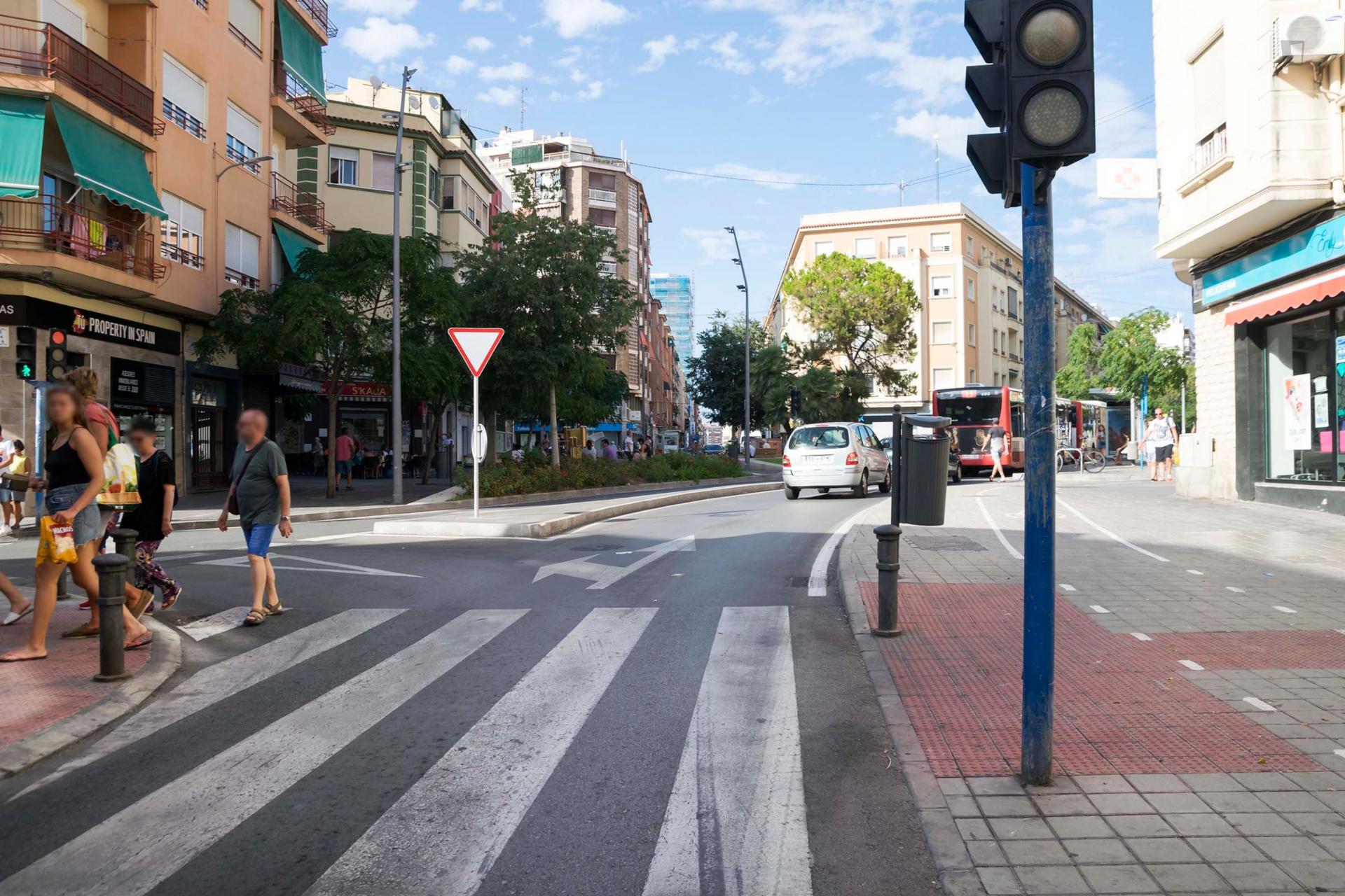 Alluring single bedroom in Alicante