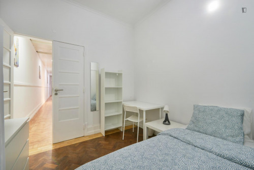 Cosy double bedroom without window close to Praça do Marquês de Pombal  - Gallery -  5