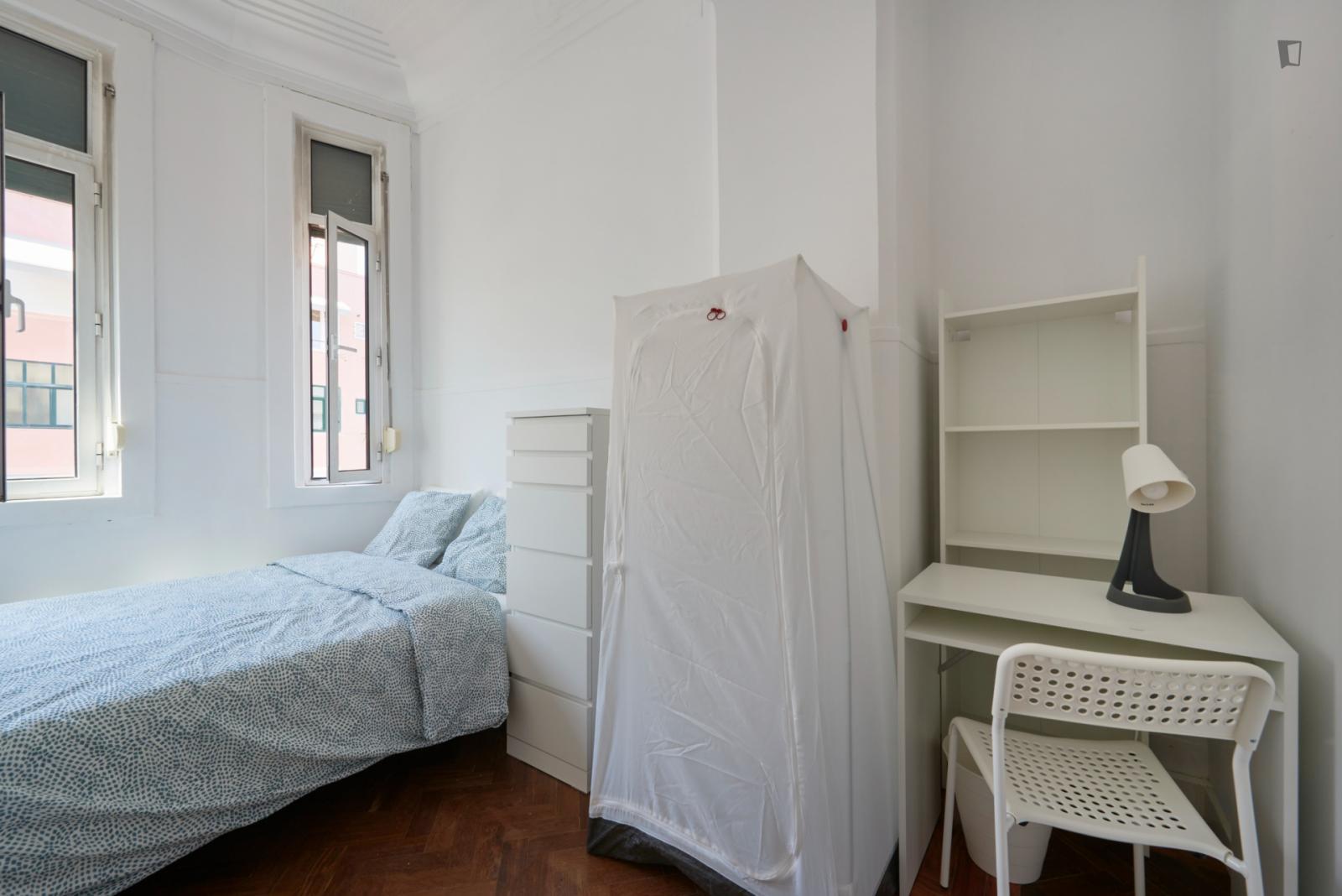  Comfy Double Bedroom In A 15-Bedroom Apartment, Close To Amoreiras Shopping Centre  -  Comfy double bedroom in a 15-Bedroom apartment, close to Amoreiras Shopping Centre  - Gallery -  1