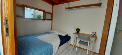 Comfy studio annexed to a main house with garden near Peniche