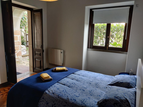Clean double bedroom wtih private bathroom in a 7-bedroom house near Peniche - Gallery - 31
