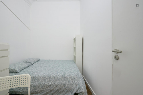 Smart double bedroom (no window) close to Amoreiras Shopping Centre