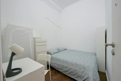 Smart double bedroom (no window) close to Amoreiras Shopping Centre