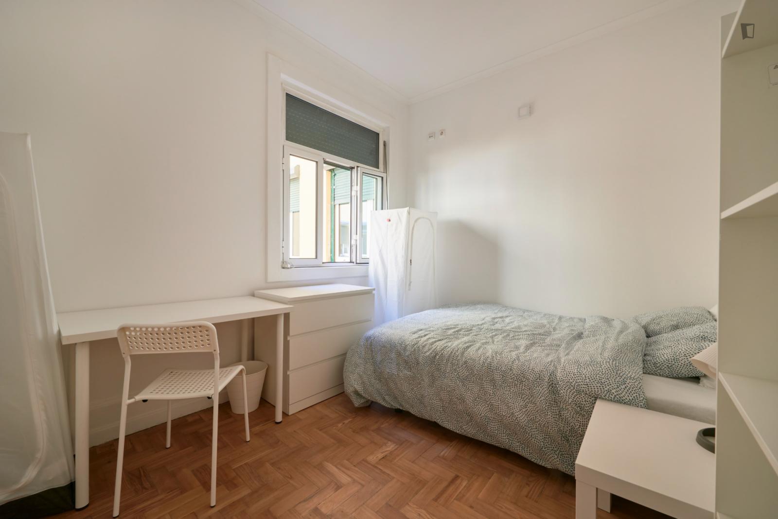 Snug Double Bedroom Close To Marquês De Pombal Metro Station - Snug double bedroom close to Marquês de Pombal metro station - Gallery - 1