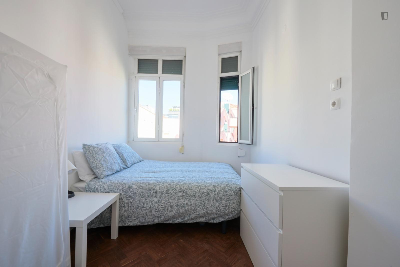  Luminous Double Bedroom In A Shared Apartment, In Marquês De Pombal Area  -  Luminous double bedroom in a shared apartment, in Marquês de Pombal area  - Gallery -  1