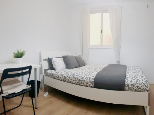Double bedroom near Real Academia de Belas-Artes de São Fernando - Gallery - 32