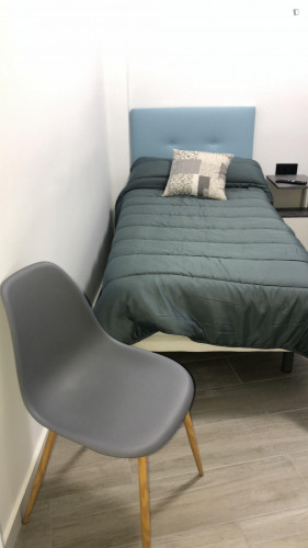 Lovely double bedroom next to Ciutat de les arts i les ciències