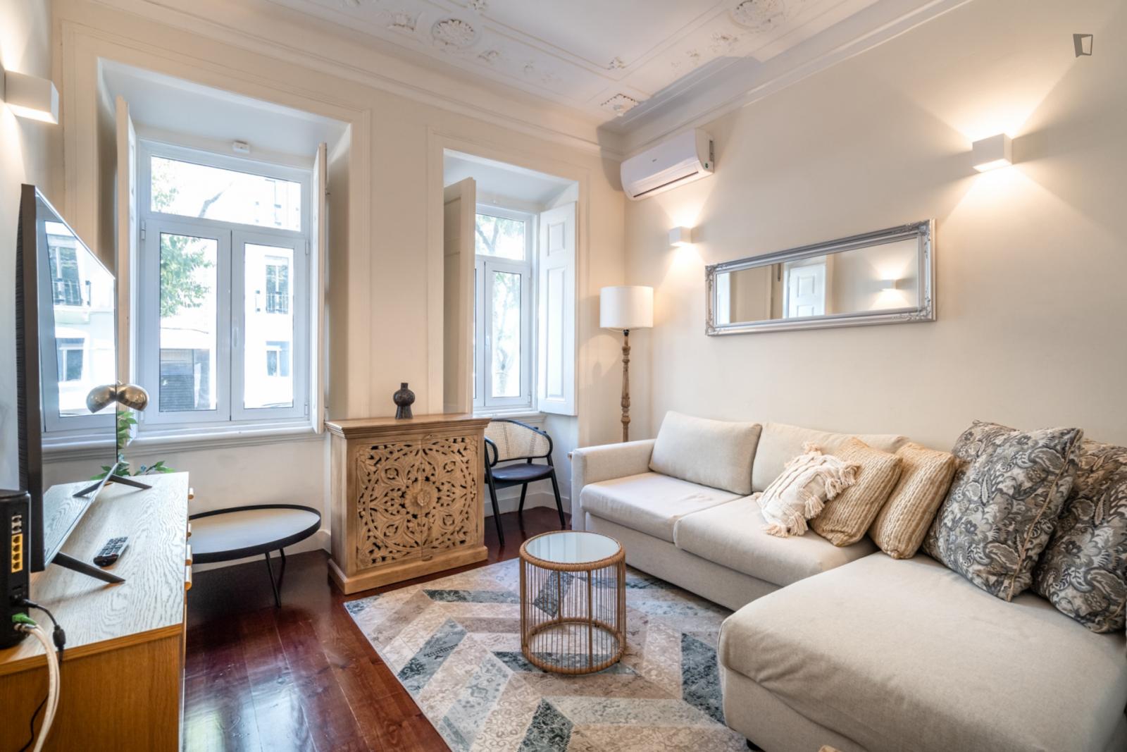  Charismatic 2-Bedroom Apartment In Picoas  -  Charismatic 2-bedroom apartment in Picoas  - Gallery -  1