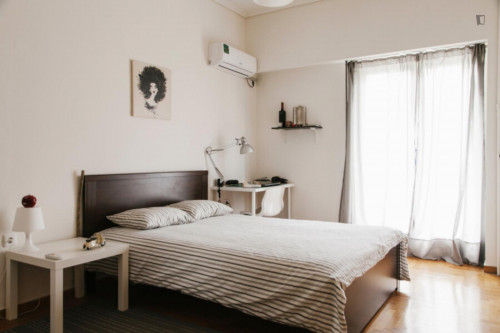 Bright double bedroom in the Politechnio neighbourhood