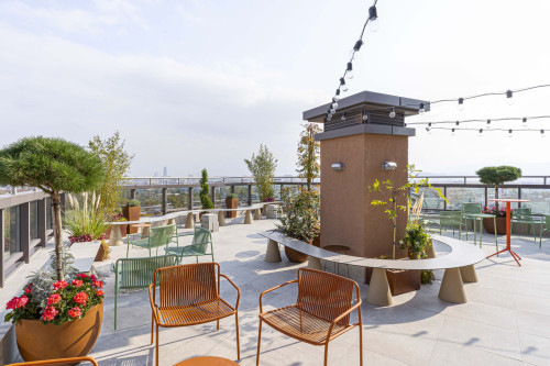 Elegant Stylish Complex w/ Terrace + Workareas