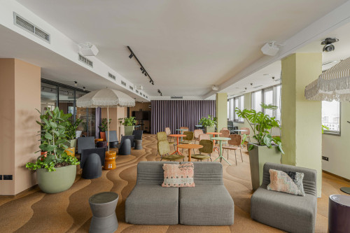 Elegant Stylish Complex w/ Terrace + Workareas