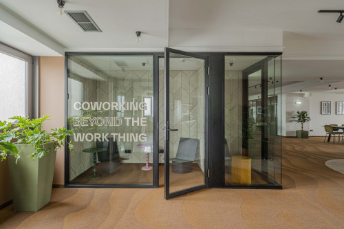Elegant Stylish Complex w/ Terrace + Workareas