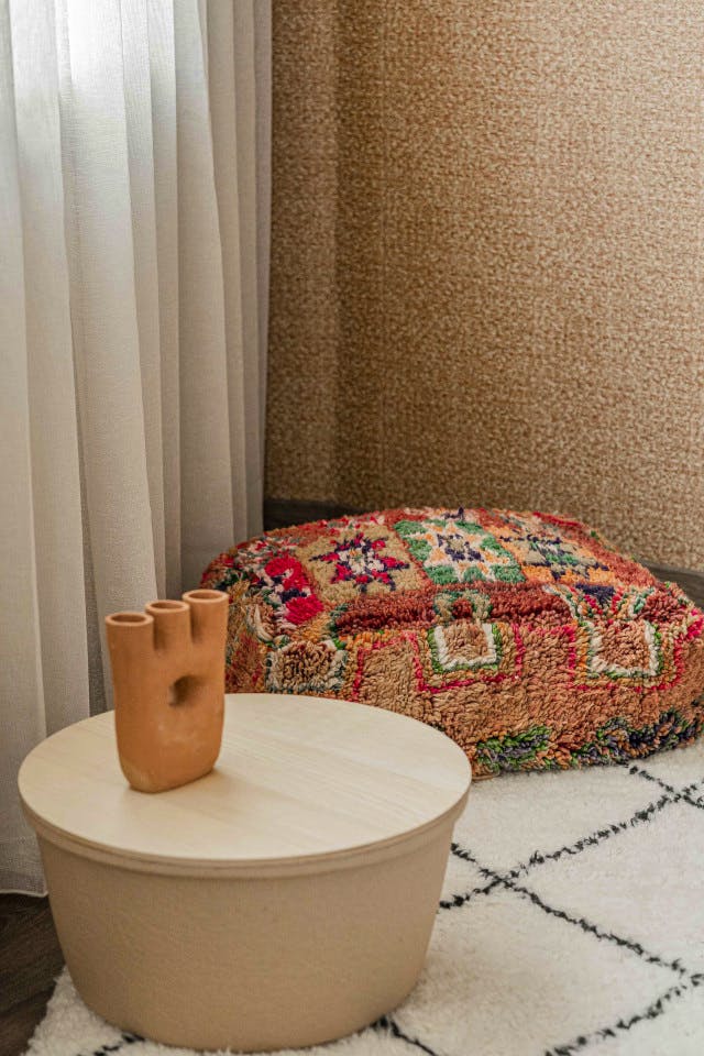 Yurt Room - Elegant Stylish Complex w/ Terrace + Workareas - Gallery - 13