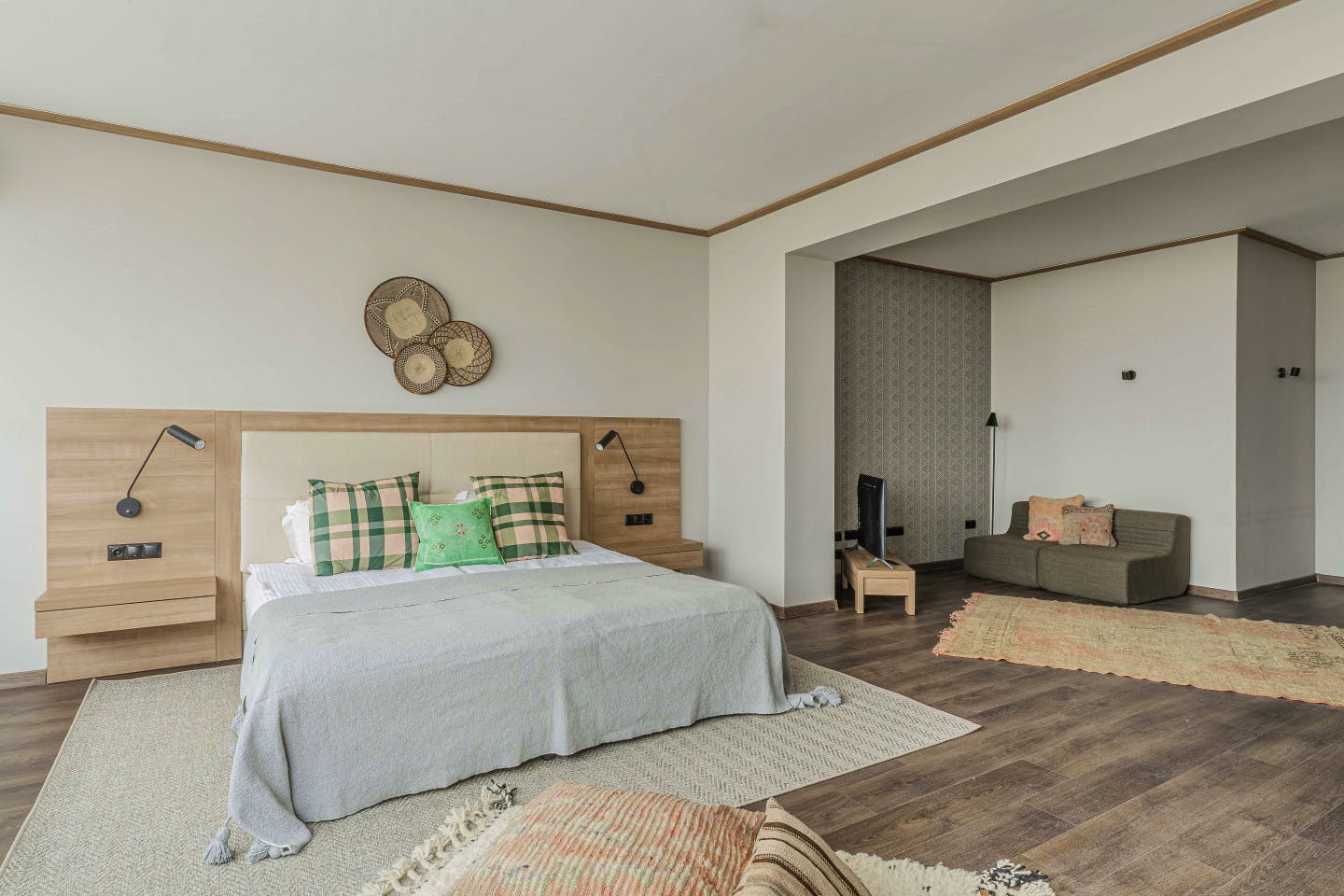 Yurt Room - Elegant Stylish Complex w/ Terrace + Workareas - Gallery - 10
