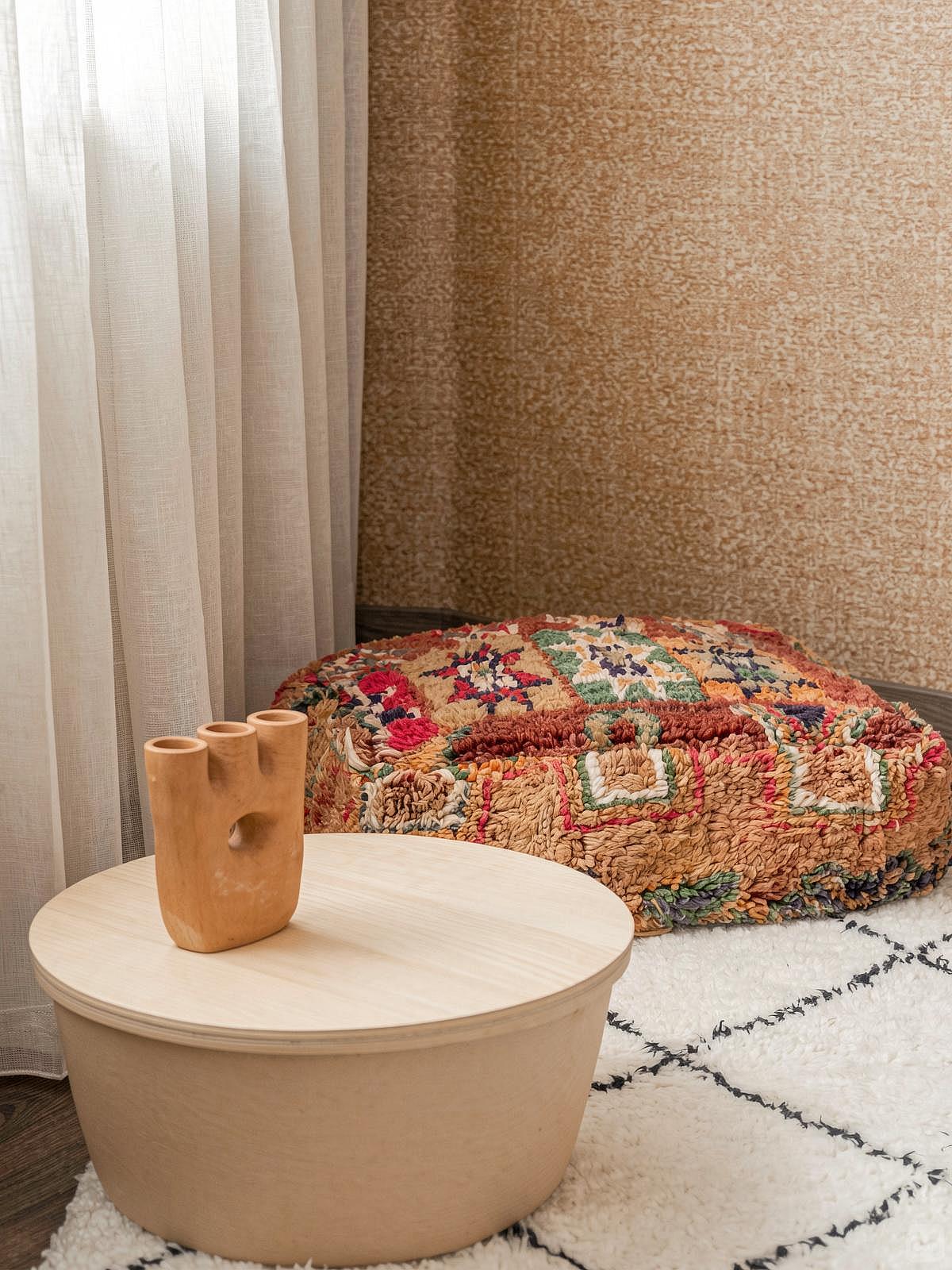Yurt Room - Elegant Stylish Complex w/ Terrace + Workareas - Gallery - 49
