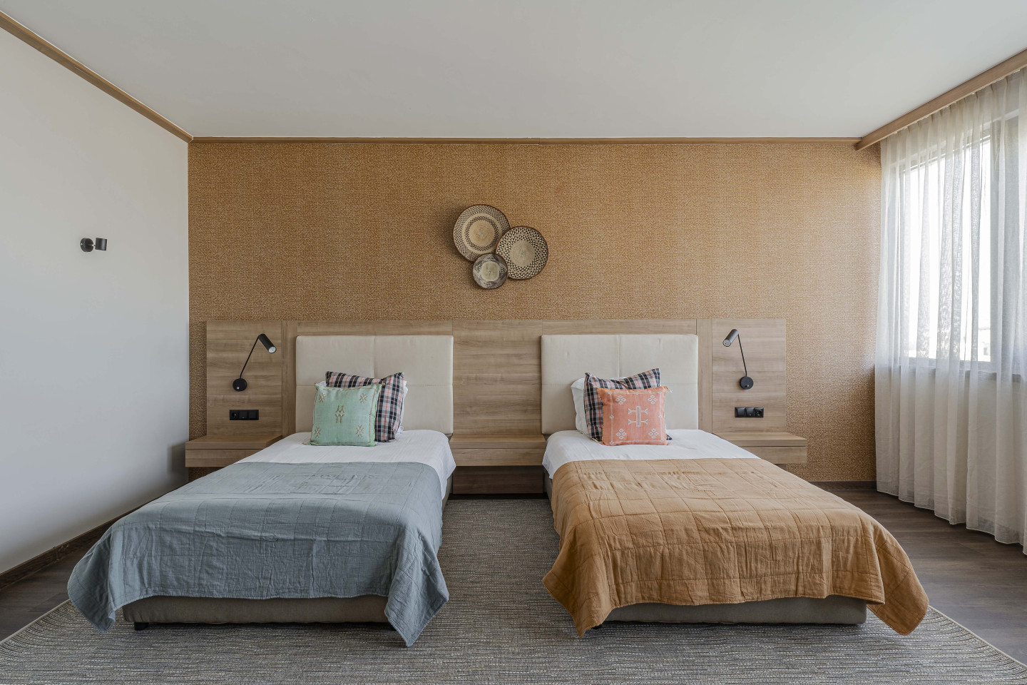 Igloo Room - Twin Bed - Elegant Stylish Complex w/ Terrace + Workareas - Gallery - 15