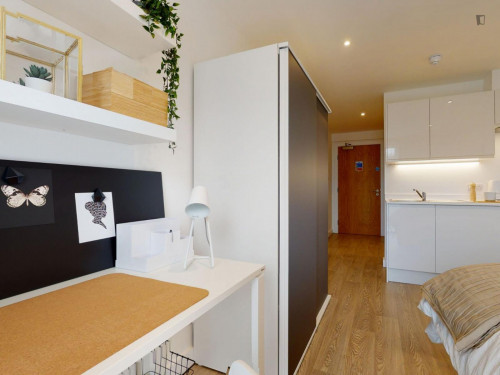 Smart studio in a residence close to Royal Stoke University Hospital - Gallery - 21