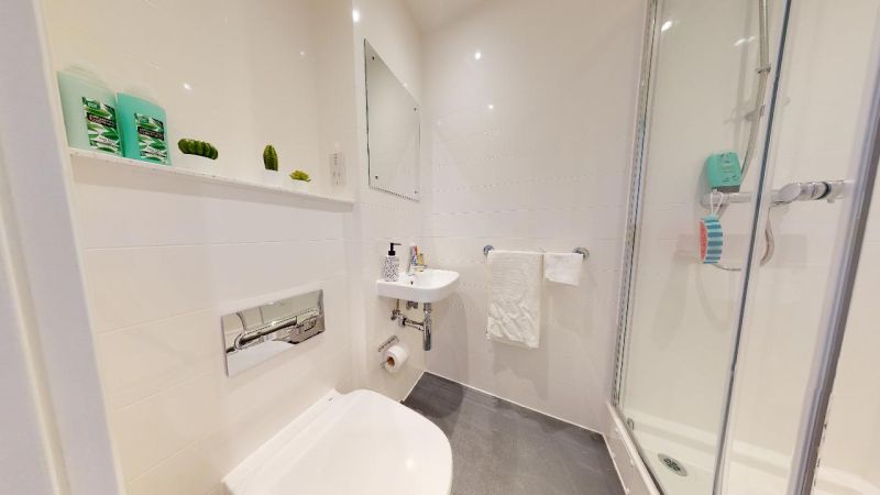 Bronze En-Suite Plus - iQ Nelson Court - Gallery - 3
