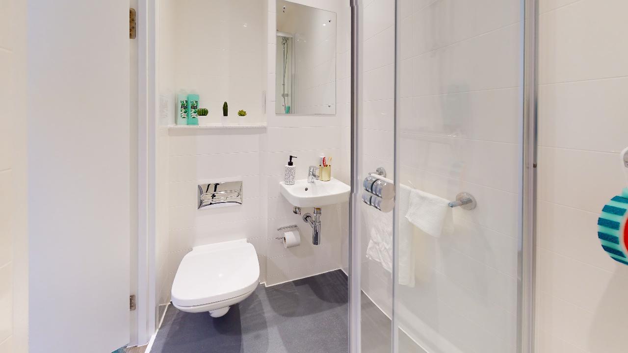 Gold En-Suite - iQ Nelson Court - Gallery - 5