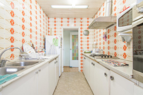 Comfortable double bedroom close to Arc de Triomf