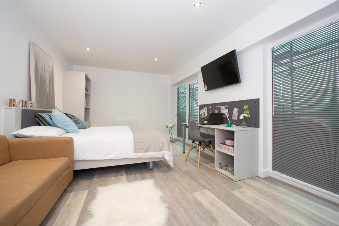  Silver Plus Balcony Studio  -  The Laceworks  - Gallery -  7