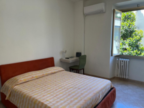 Double bedroom in 3-bedroom apartment