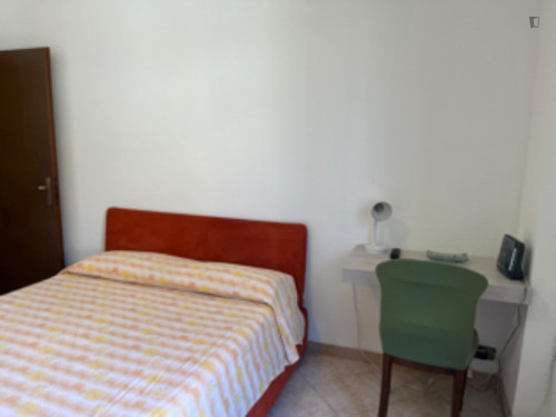 Double bedroom in 3-bedroom apartment