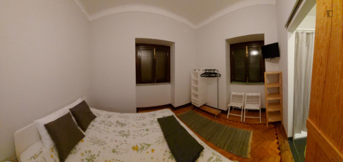 Neat ensuite double-bedroom in a 7-bedroom house near Peniche
