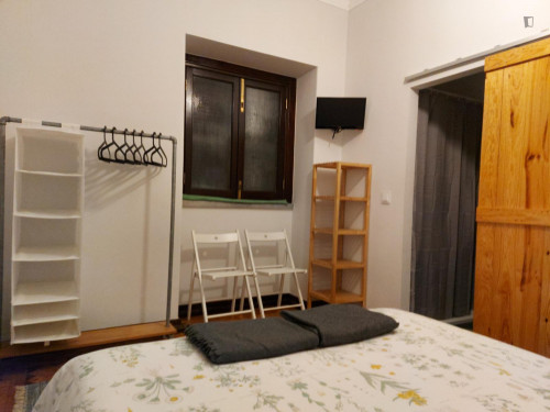 Neat ensuite double-bedroom in a 7-bedroom house near Peniche