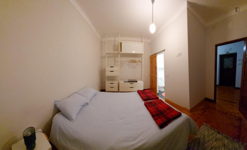 Nice ensuite double bedroom in a 7-bedroom house near Peniche