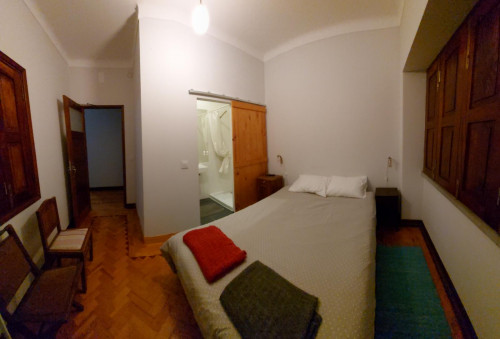 Homely ensuite double-bedroom in a 7-bedroom house near Peniche