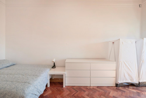 Lovely double bedroom with balcony near the Miradouro Parque Eduardo VII