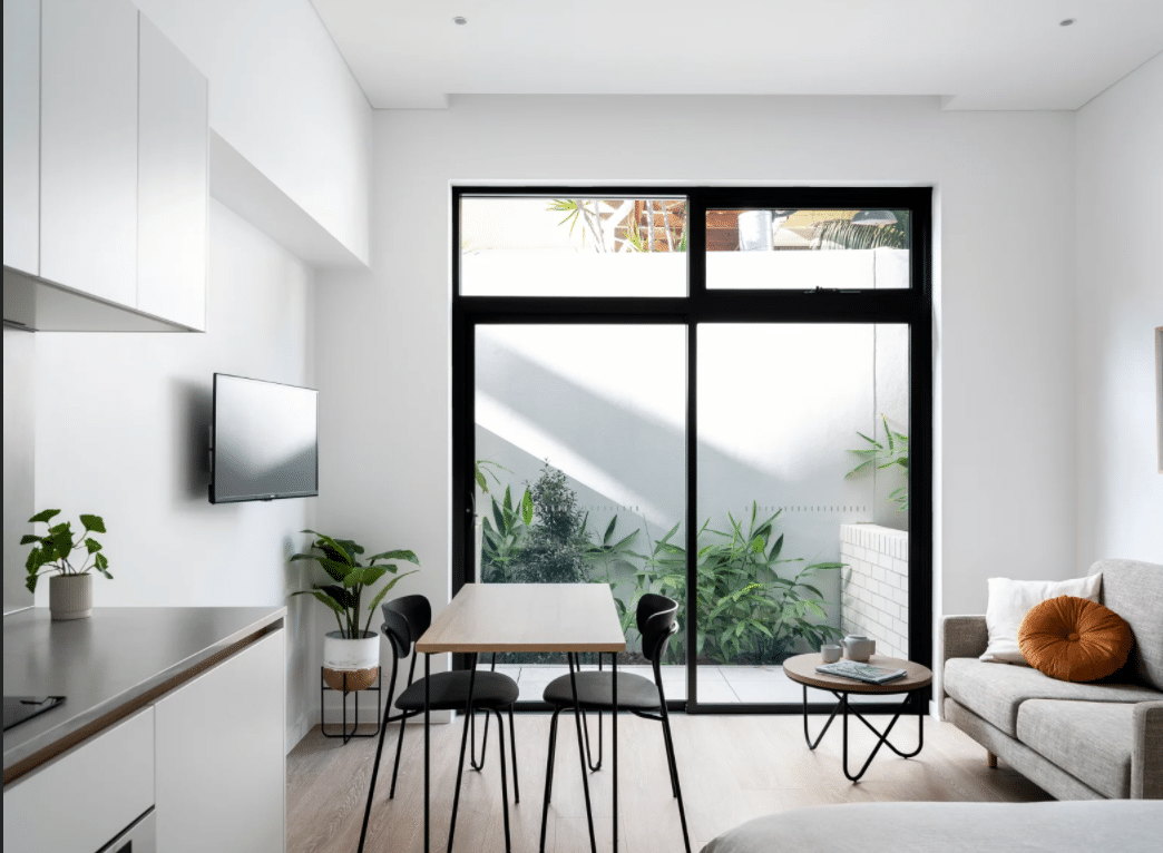 Studio Courtyard - 6