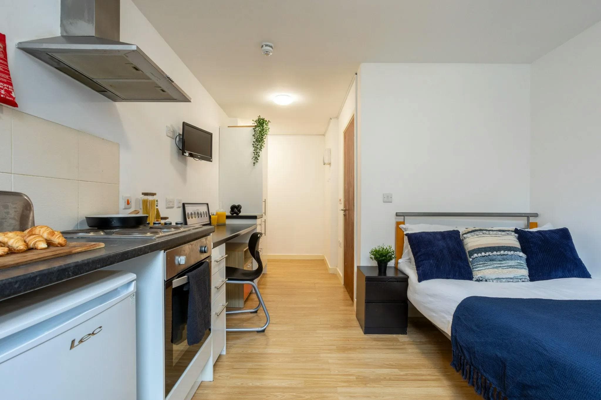 Silver Studio - Castle Gate Haus - Gallery - 1